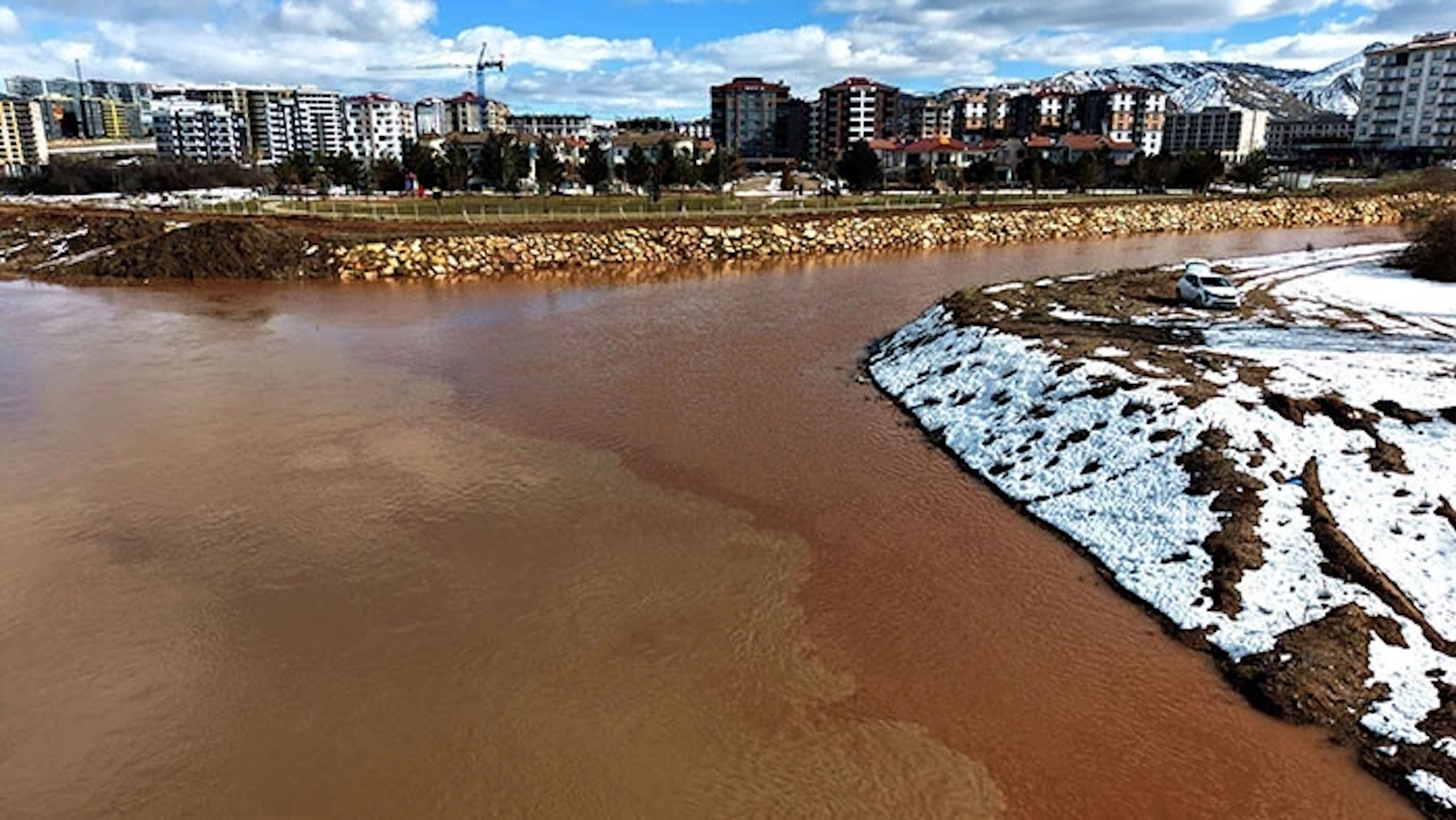 Kızılırmak ‘kızıl’a büründü